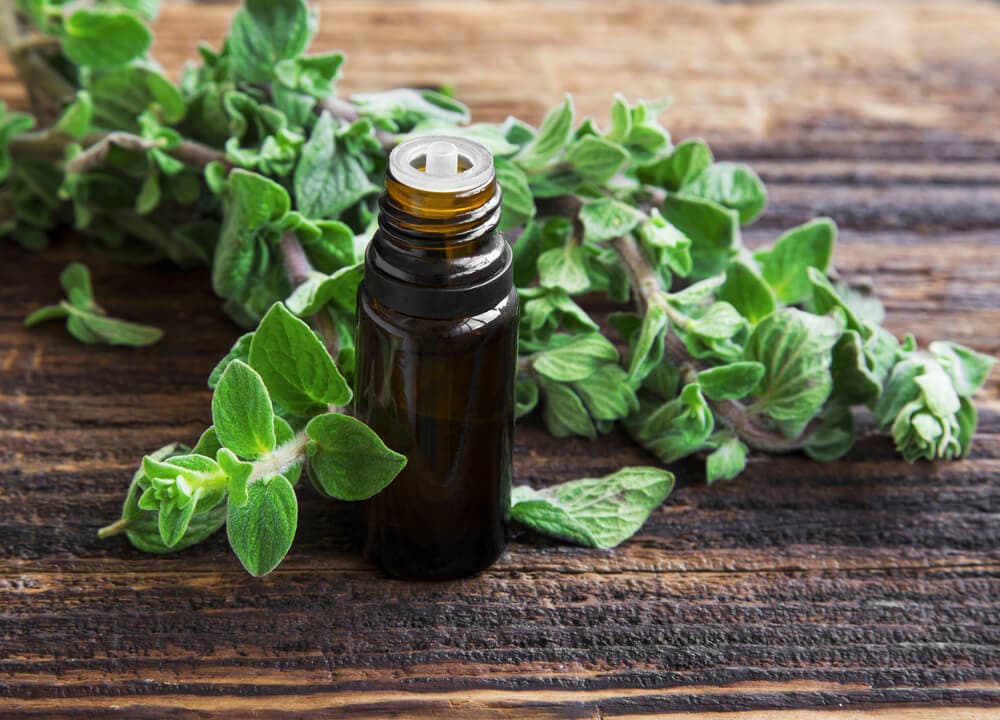 Immune-boosting aromatic oils