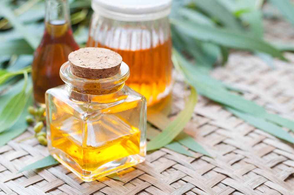 Immune-boosting aromatic oils