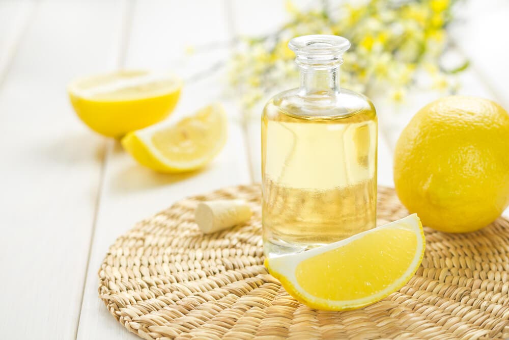 Immune-boosting aromatic oils