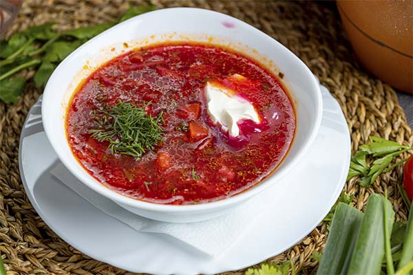 Which spices are suitable for borscht