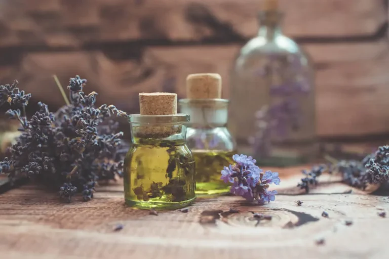 What is lavender oil? What is lavender good for?